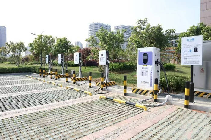 东风德纳首批新中重型集成电驱桥交付等7条快讯