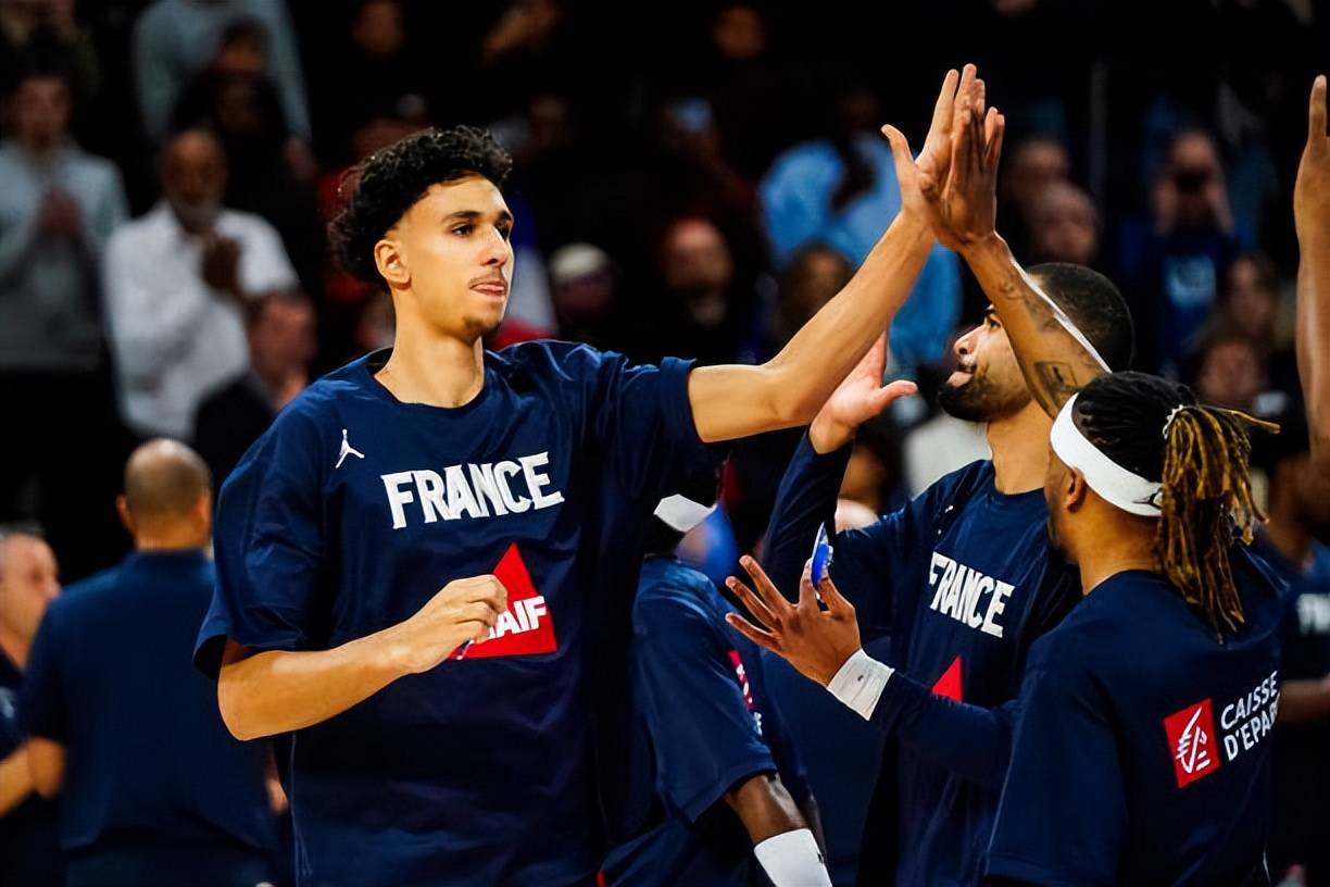 在2024年NBA选秀大会中，火箭到底应该用手里的篮网签选择谁？
