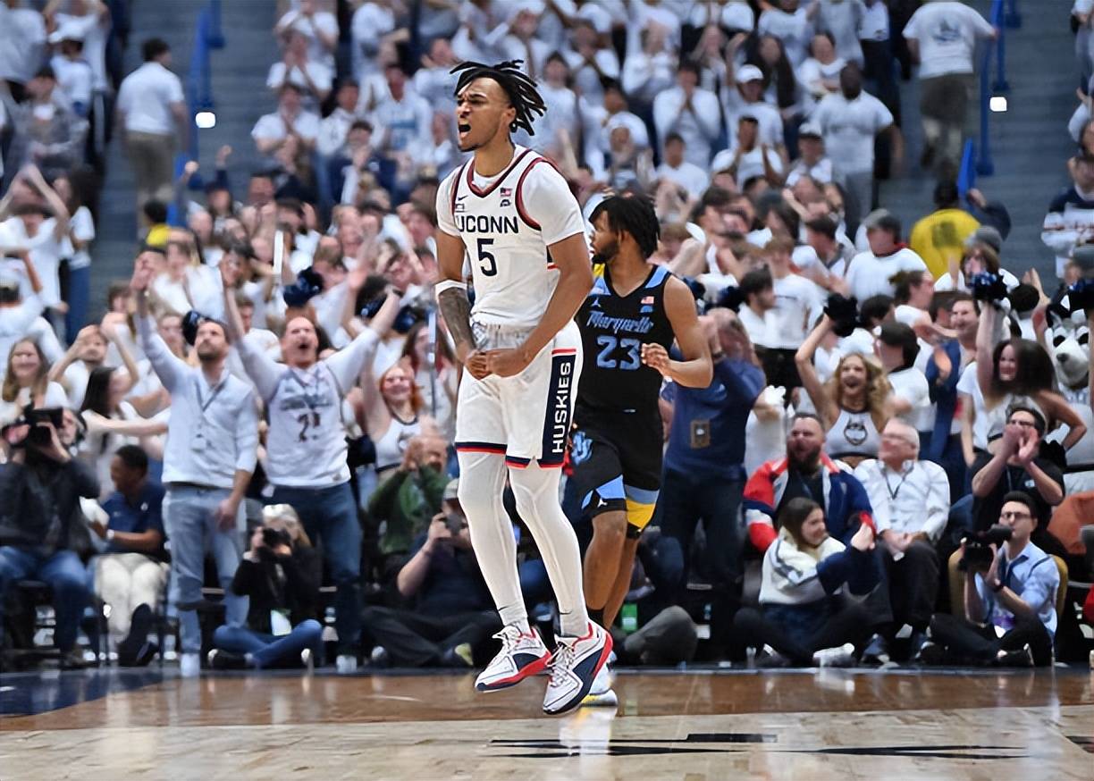 在2024年NBA选秀大会中，火箭到底应该用手里的篮网签选择谁？