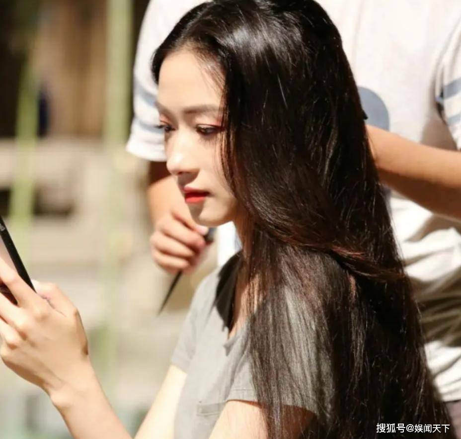猛料！知名女星疑“婚姻暴雷”事件高速发酵中，神秘女子成关键