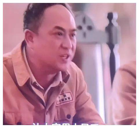 《破晓东方》中荣毅仁带头用人民币发工资，严厉拒绝赵丰年的拉拢